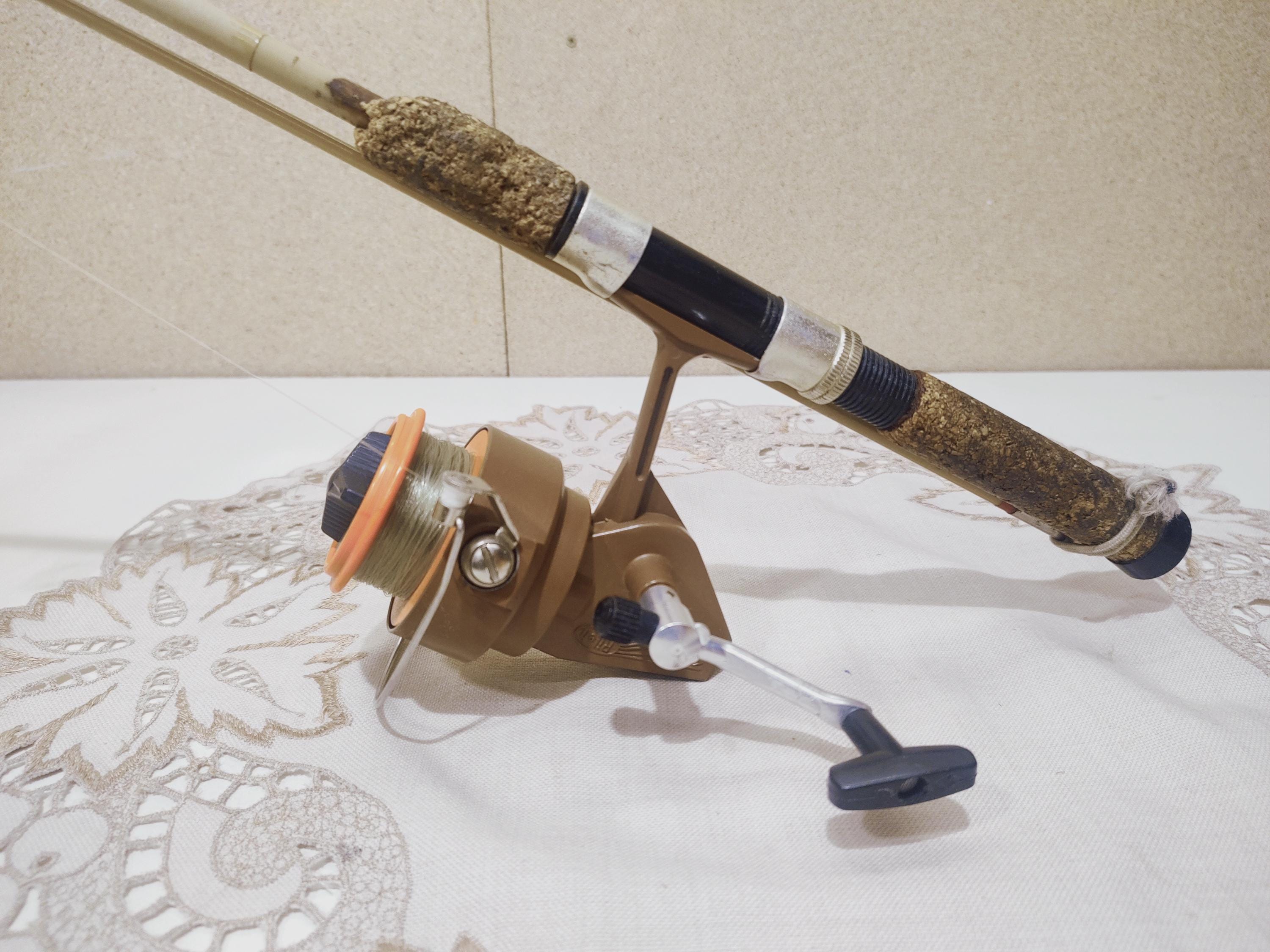 are you able to take fishing lures on an airplane Can you travel with fishing hooks in a carry-on bag through TSA?