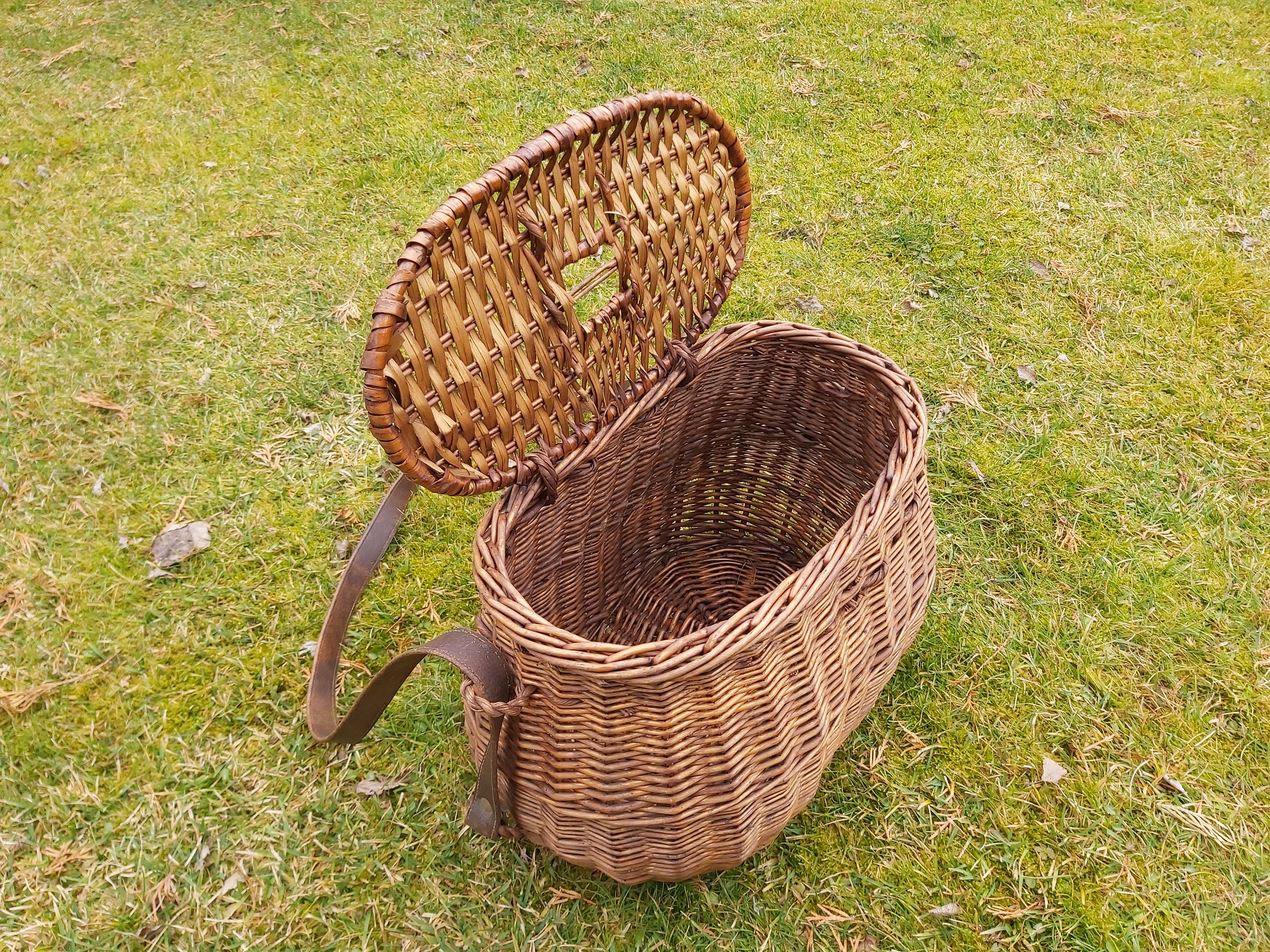 Fishing Willow Creel Basket Wicker Fisherman Trap Cage Fish Case Export Quality 