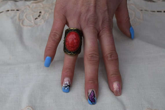 Vintage brassy ring - Ring with red stone - Old r… - image 3