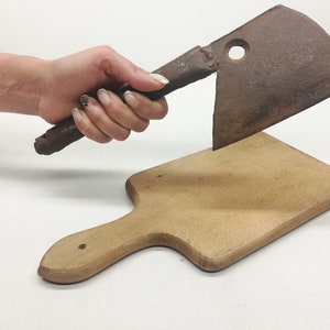 Meat cleaver 1950s - Vintage rusty meat knife - Hand forged chopper - Butcher&#39;s knife - Primitive cutting tool - Bone cutter - Gift for Him