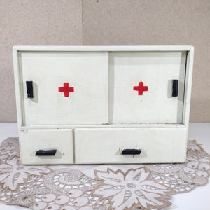 Vintage First Aid Box Red Cross Plastic Box Medical Soviet Box Medicine Box  Pharmacy Healthcare Workers Gift First Aid Caddy Doctor Gift 