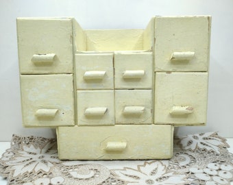 Gabinete de especias de madera vintage: Estante de boticario estilo shabby chic