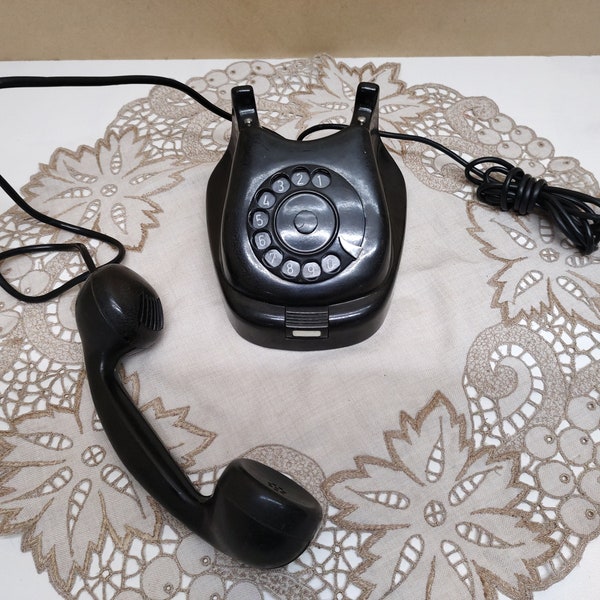 Vintage black bakelite phone - Retro rotary telephone - Classic dial phone - Removable handset - Landline phone - Old desk phone - Nostalgia