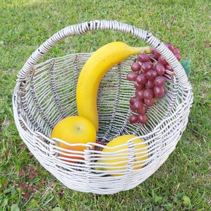 Vintage wire egg gathering basket - Metal vegetable carrying basket - Fruit basket with handle - Beautiful handmade basket - Shopping basket