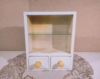 Vintage houten apothekerskast: shabby chic hangende EHBO-doos