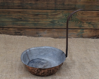 Antique Copper Frying Pan with Iron Handle: Farmhouse Decor