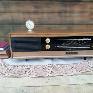 Vintage Camerton Radio: 1970s Bulgarian Desktop Receiver
