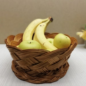 Wicker basket for fruit & bread - Round basket - Hand knit tray - Storage basket - Table tray - Serving tray - Bohemian style - Home decor