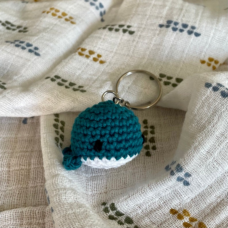 Edelstahl Wal Schlüsselanhänger – Elegantes Schmuckstück Als Geschenk Für Frauen & Mädchen (mit Samtbeutel)