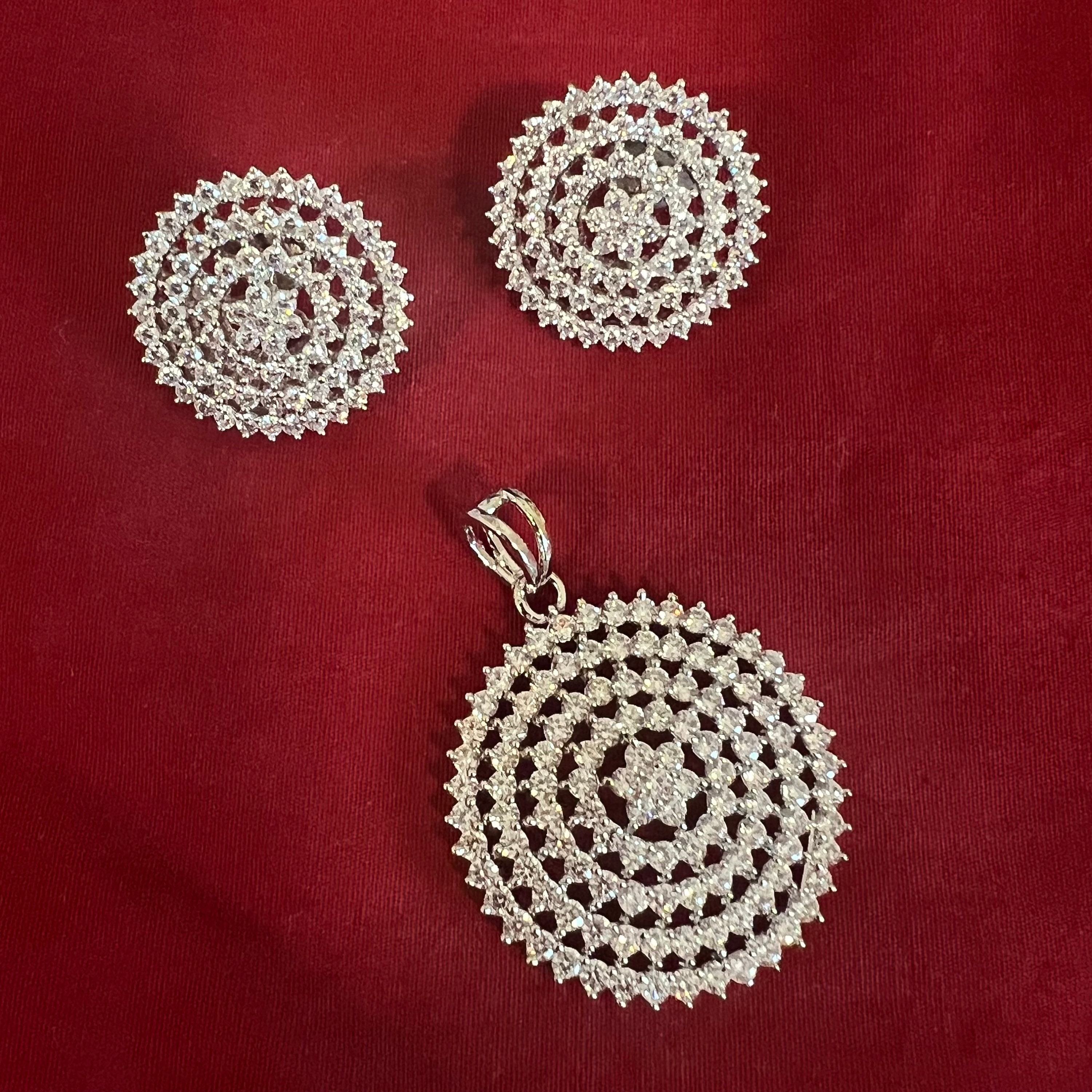 Daily wear gold pendant deals set