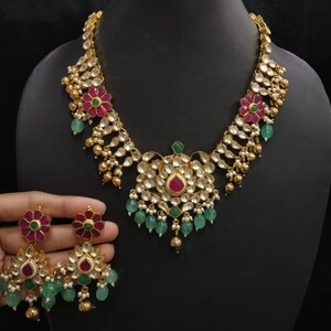 Emerald Green Kundan Necklace/ Sabyasachi Necklace/ Indian Bridal Jewelry / Pacchi Kundan Indian Wedding Necklace/ Bollywood Jewelry