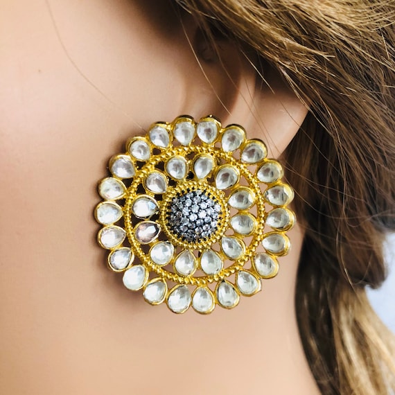 Big Flower Stud With Gold Chain Earrings,kundan Earrings,ethnic - Kundan Big  Stud Earrings - Free Transparent PNG Download - PNGkey