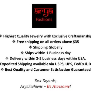 Puede incluir: Texto rojo sobre fondo negro que dice "arya Fashions". Debajo del logotipo, el texto dice "Joyer&iacute;a de la m&aacute;s alta calidad con artesan&iacute;a exclusiva", "Env&iacute;o gratuito en todos los pedidos superiores a $ 35", "Env&iacute;o global", "Se env&iacute;a dentro de 1 d&iacute;a h&aacute;bil", "Entrega dentro de 2-5 d&iacute;as h&aacute;biles dentro de los EE. UU.", "Env&iacute;o acelerado disponible a trav&eacute;s de USPS, UPS, FedEx & DHL", "Mejor calidad y satisfacci&oacute;n del cliente garantizada", "Atentamente, AryaFashions - &iexcl;S&eacute; incre&iacute;ble!"