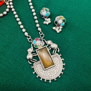 925 stijl olifant geoxideerde zilveren ketting/bruine steen Tribal verklaring ketting/roze geoxideerde zilveren sieraden/handgemaakte verklaring ketting