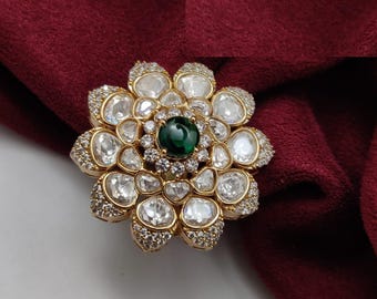 Anillo Kundan Esmeralda: Anillo ajustable de latón con circonitas cúbicas hecho a mano