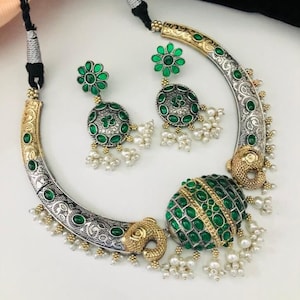 Collar Hasli de plata oxidada de doble tono, Collar verde de doble tono, Collar étnico tribal llamativo, Collar rosa de doble tono, AryaFashions