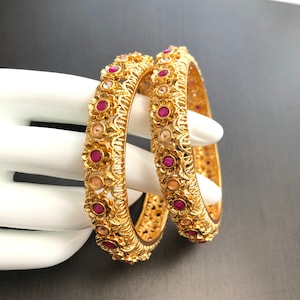 Kundan Bridal bangle/ Kundan Wedding Jewelry/ Ruby Kundan Kada / Golden Kundan bangles/ Handcarved Bangles / Jadau Bangles @AryaFashions