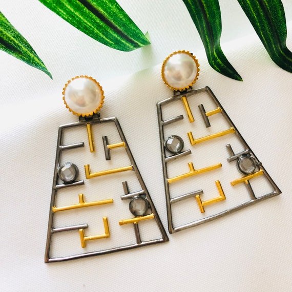 Contemporary earrings deals
