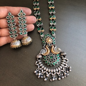 Tweekleurige ketting van geoxideerd zilver / groene etnische ketting met statement / witte tweekleurige ketting / op groene amrapali geïnspireerde ketting / roze tribale ketting