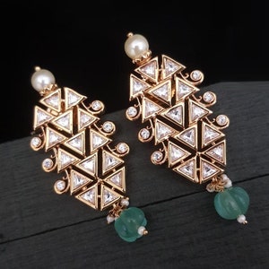 Kundan Jadau Earrings / Ruby Emerald Sabyasachi Earrings / Paachi Kundan Wedding Earrings / Kundan Pearl Earrings / Indian Bollywood Jewelry