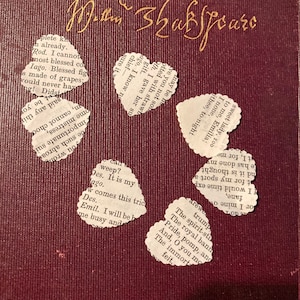 Confetes vintage em forma de coração de Shakespeare de c. Livro vintage de William Shakspeare de 1890, decoração de mesa de casamento/festa - pacote com mais de 200