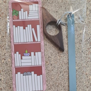 Bookmark and Thumb page holder