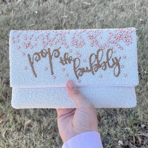 Pop The Bubbly Beaded Clutch Monedero / Champán / Bolso de noche / Cierre rápido / Correa de hombro de cadena / Cuentas de semillas / Regalos para ella / Campeones
