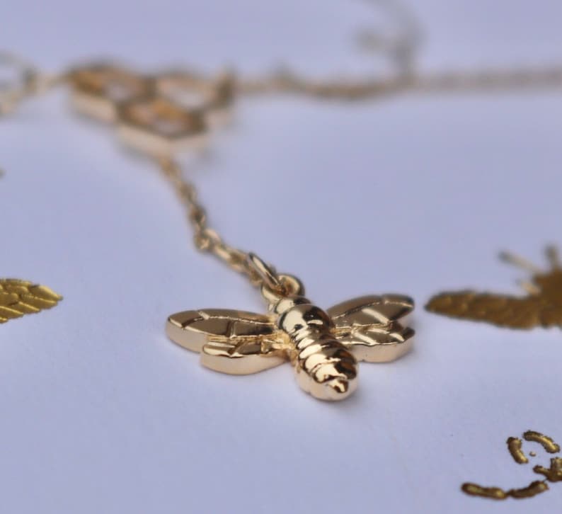 Bee Necklace Laser Engraved Charm Hexagon Bee Hive Dainty Gold Dipped Necklaces Jewelry Gifts for Her Queen Bee Beyonc\u00e9 Trend