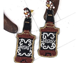 Pendientes de botella de whisky / Hilo de cuentas de semillas de perlas / Postes redondos / Joyería de declaración kitsch / Regalos para ella / Botella de alcohol / Jack D / Divertido