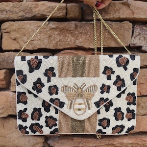 Bolso clutch de leopardo de abeja / cierre rápido / mini o regular / correa de hombro de cadena / cuentas de semillas / regalos para ella / único / abeja reina / Jordyn