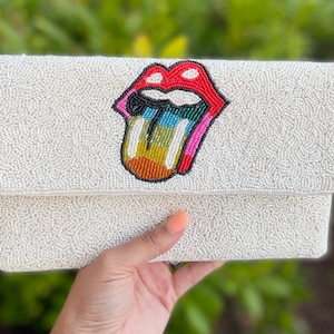 Monedero de lengua con cuentas / Arco iris de marfil negro / Cierre rápido / Correa de hombro de cadena crossbody / Cuentas de semillas / Piedras / Regalos únicos para ella