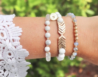 Arrow Bracelet Set / Chevron / Beaded Set of Four / Metal Glass Beads / Iridescent Stretch Boho Bohemaian Style / Stackable Arm Candy Gift