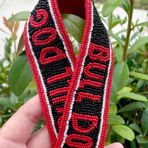 Bandoulière en perles / Georgia / bouledogue woof sic'em / rouge noir blanc / accessoires dorés / bandoulière de sac / style Game Day