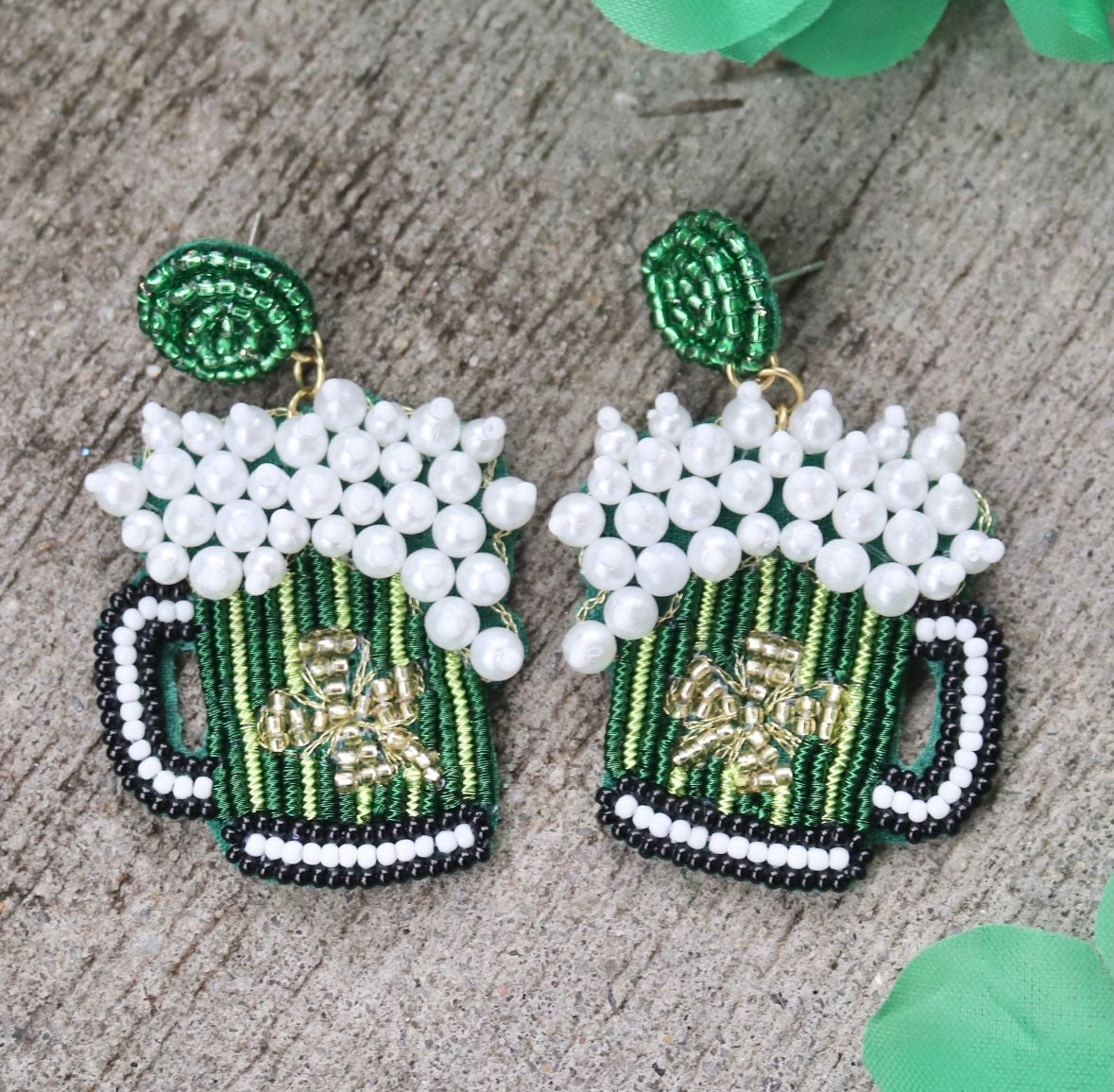 Orecchini Pendenti A Forma Di Trifoglio Per Il Giorno Di San Patrizio, In Acrilico E Lega, Verde, Con Motivi Di Quadrifoglio E Birra, Regalo Festivo