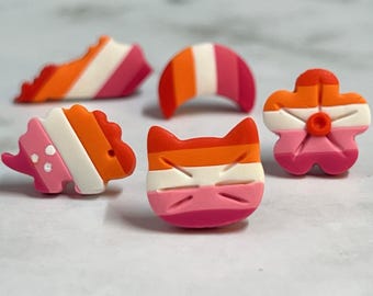 Pendientes y aretes del Orgullo Lésbico: dinosaurio, gato, flor, luna, Kentucky. Joyería del Orgullo Lésbico.