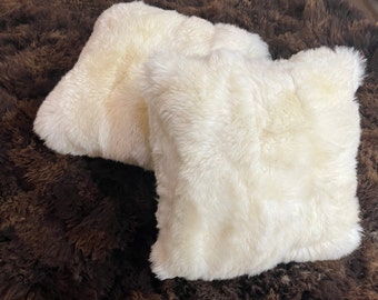 Sheepskin Comfort: 100% Natural Sheepskin Pillow - Pure Luxury for Your Sleep, Genuine Wool Cushion for Ultimate Comfort