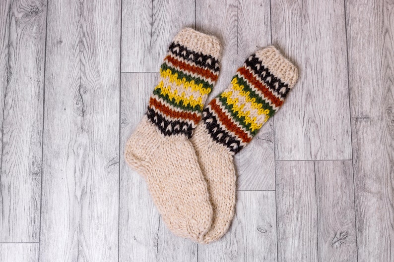 Hand-knitted Wool Socks, Warm socks, Handmade Woolen Socks, Knitted Socks, Natural wool artisan socks, Handcrafted Woolen White socks zdjęcie 3