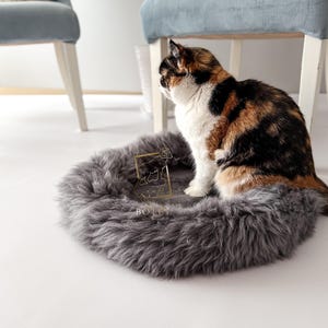 Genuine Sheepskin Pet Bed, Natural Wool Dog and Cat Bed – Eco-Friendly Comfort for Cats & Dogs – Sheepskin Rug For Pets