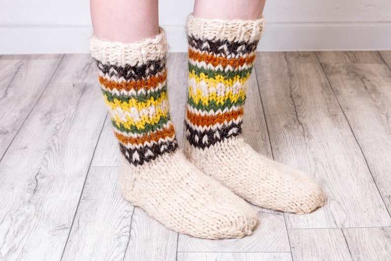 Hand-knitted Wool Socks, Warm socks, Handmade Woolen Socks, Knitted Socks, Natural wool artisan socks, Handcrafted Woolen White socks zdjęcie 4