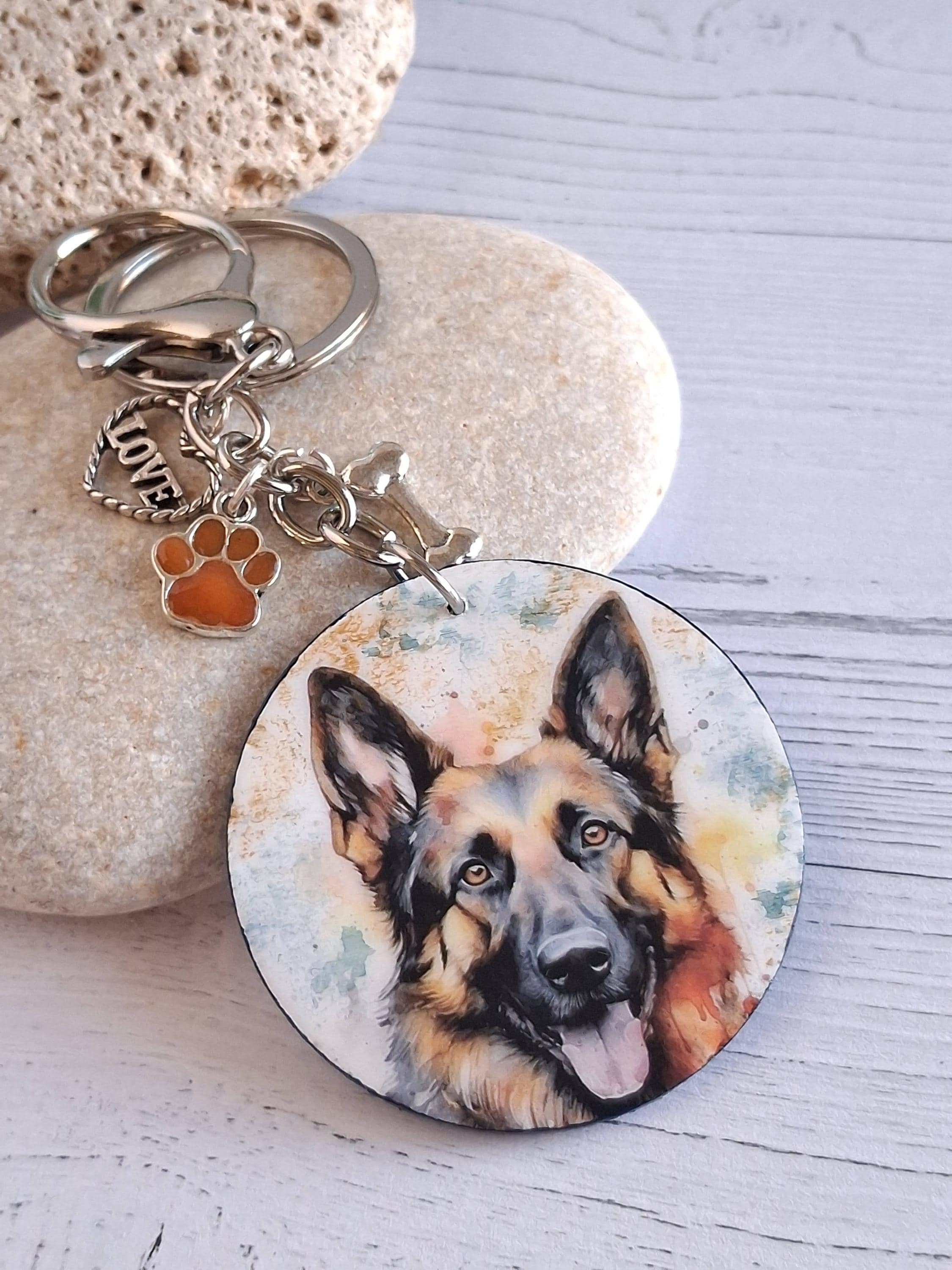 Portachiavi con cane pastore tedesco, sfondo e frase personalizzati. Regalo per la mamma di un cane. - Italia