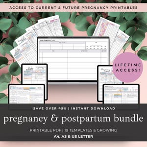 Könnte beinhalten: Ein digitales Schwangerschafts- und Wochenbett-Bundle mit druckbaren PDF-Vorlagen. Das Bild zeigt einen Laptop und mehrere Tablets, die verschiedene schwangerschaftsbezogene Dokumente anzeigen. Der Text enthält "pregnancy & postpartum bundle" und "Lifetime Access!"