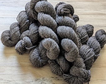 100% Shetland/Island Garn - Mittel/Kammgarn Gewicht | gesponnenes Garn | Wisconsin Wolle