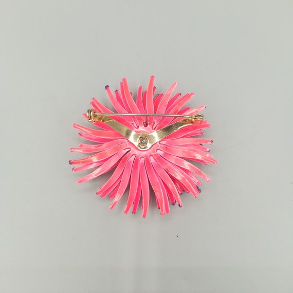 Vintage 70's Brooch "Flower Power" Bright Pink an… - image 6