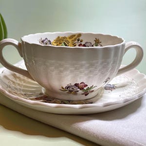 Vintage Spode Wicker Lane Broth Cup and Saucer Set: Embossed Floral China, 1940s