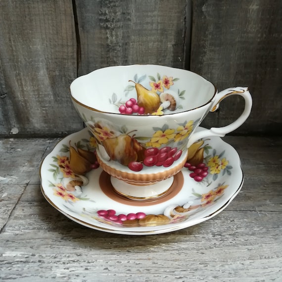 Royal Albert Bone China Country Makes Sussex Series.Vintage England Collection Cup
