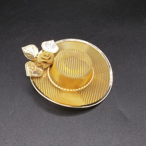 Vintage Ladies Wide Brimmed Spring Hat Brooch in Bright Gold Toned Mesh with Flowers, c. 1980&#39;s