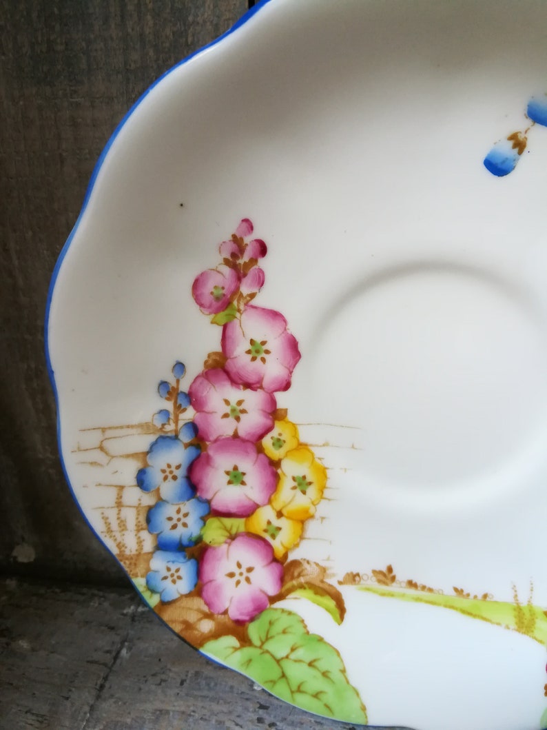 Vintage Royal Albert Teacup and Saucer: Hand-Painted Floral China, 1920s bild 8