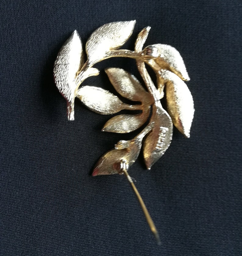 Vintage Gold Toned Brooches Leaves and Gold Cord Knot Signed | Etsy
