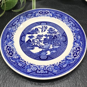 Vintage Royal China Blue Willow, Willow Ware Flow Blue, Deep Blue Transferware 9 1/2" Dinner Plate, c. Early to Mid 1900'ss