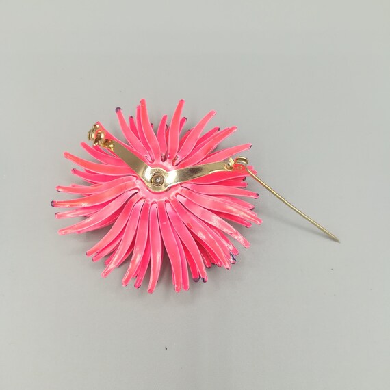 Vintage 70's Brooch "Flower Power" Bright Pink an… - image 7